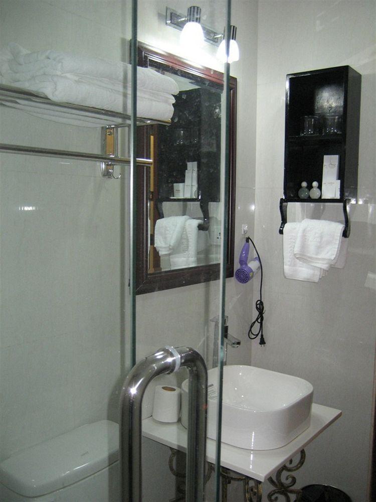 Rumduol Grand Hotel Phnom Penh Exteriör bild